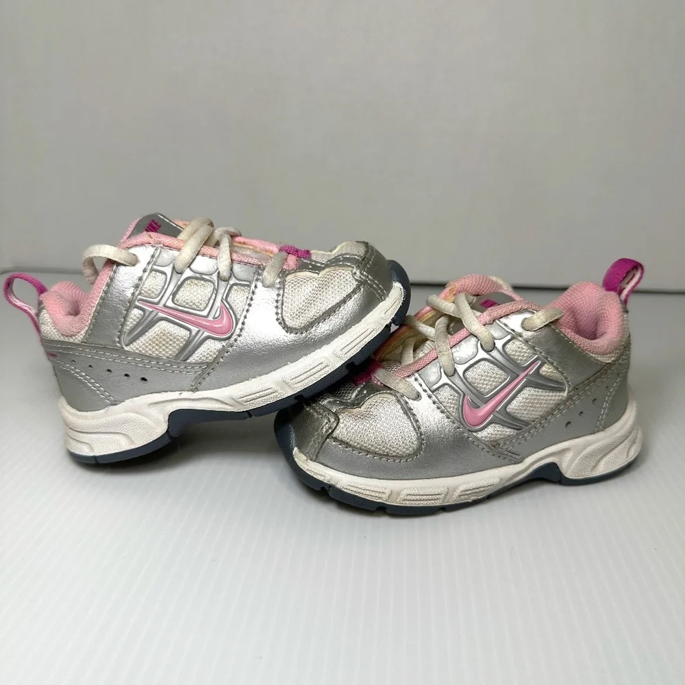 Baby Girls Nike Pillar Tech Tennis Shoes Gray Pink White Size 4 - Picture 1 of 10